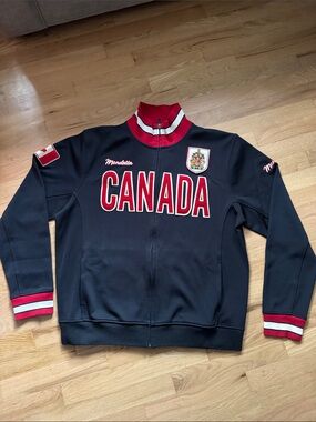 Mondetta Canada full-zip track jacket in men’s size XL